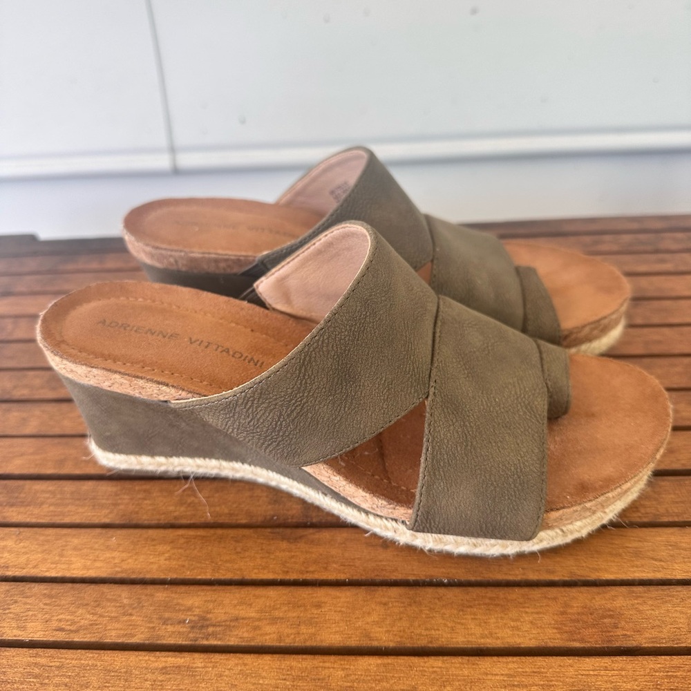 Adrienne Vittadini Green Wedge Shoes size 7